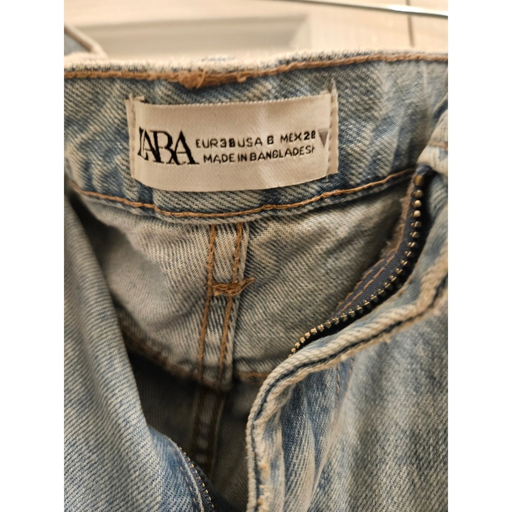 Zara Womens Light Wash Distressed Wide Leg Jeans High Waisted Size 6 Ripped Hem